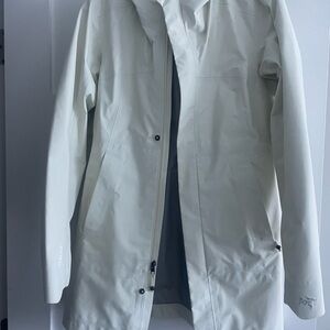 Arc'teryx Women's White Waterproof Rain Jacket